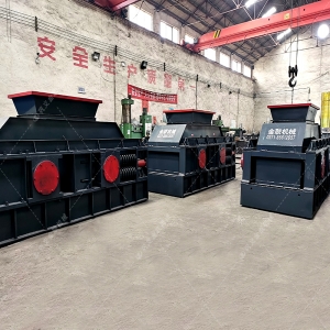 2PG1508半自動(dòng)液壓對輥制砂機(jī)發(fā)貨圖片