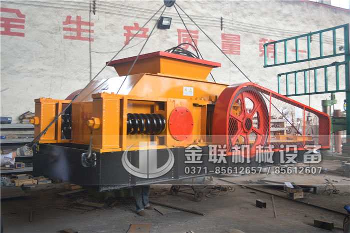 雙齒輥破碎機(jī)安裝、試機(jī)時(shí)都有哪些注意事項(xiàng)？