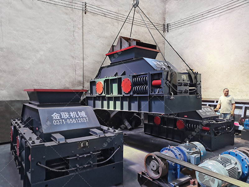 2PG1200X800連軸式對(duì)輥破碎機(jī)發(fā)貨圖片_發(fā)往四川綿陽_鵝卵石制砂 2PG1200X800連軸式對(duì)輥破碎機(jī)發(fā)貨圖片_發(fā)往四川綿陽_鵝卵石制砂