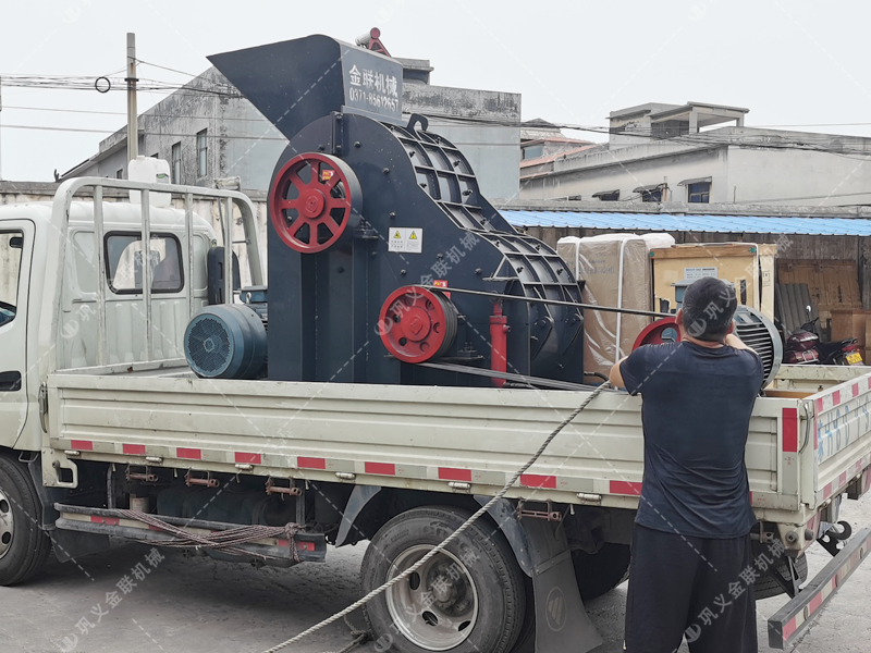 SCF600X600雙級(jí)粉碎機(jī)發(fā)貨圖片_發(fā)往山東濱州_破碎電石渣 SCF600X600雙級(jí)粉碎機(jī)發(fā)貨圖片_發(fā)往山東濱州_破碎電石渣